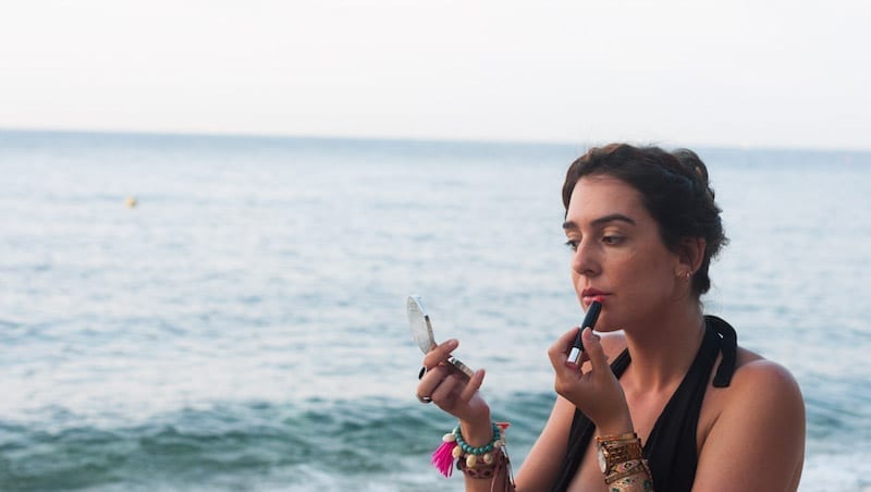 Look de plage avec Camille Albane